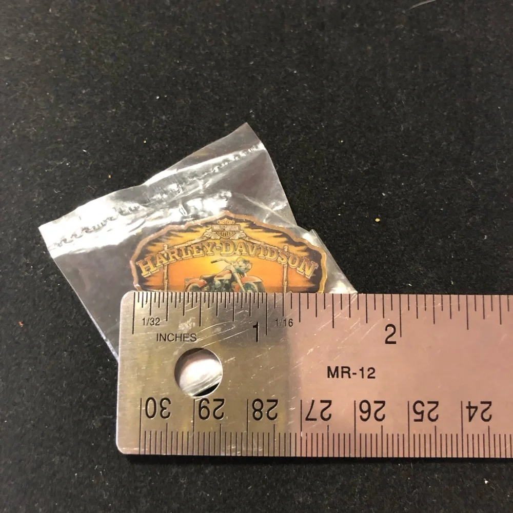 Harley-Davidson Hawaii dealership enamel lapel biker pin - Picture 4 of 4